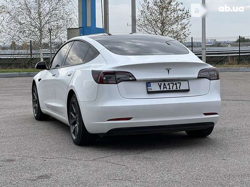 Tesla Model 3 2021 - фото 28