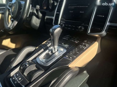 Porsche Cayenne 2017 - фото 20