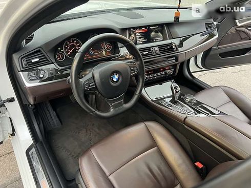 BMW 5 серия 2015 - фото 24