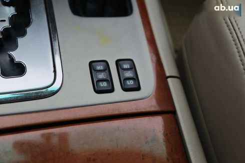 Lexus LX 2005 - фото 21