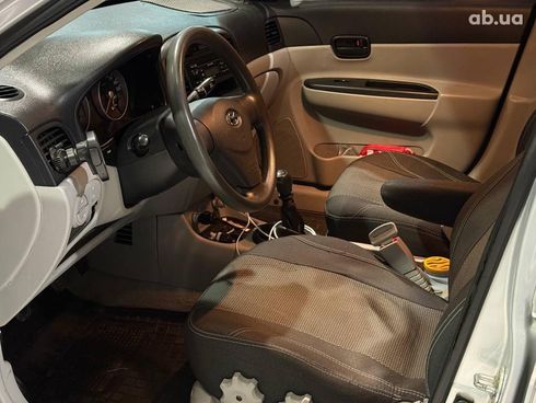 Hyundai Accent 2008 серый - фото 9