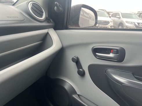 Nissan Pixo 2009 красный - фото 23