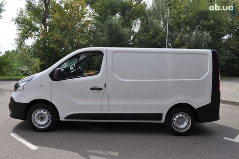 Renault Trafic 2019 - фото 19