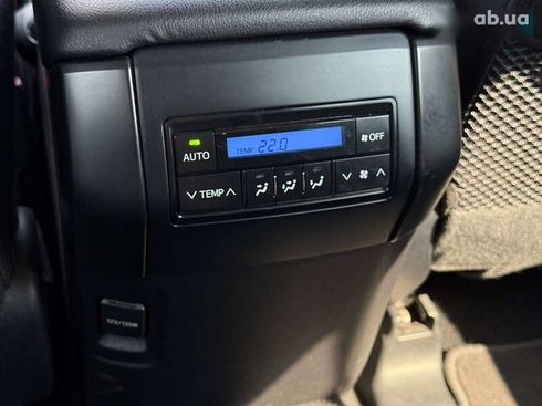 Toyota Land Cruiser Prado 2019 - фото 26