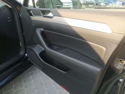 Volkswagen Passat 2019 черный - фото 26