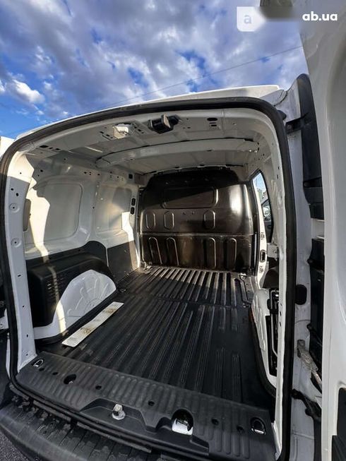 Renault Kangoo 2019 - фото 19