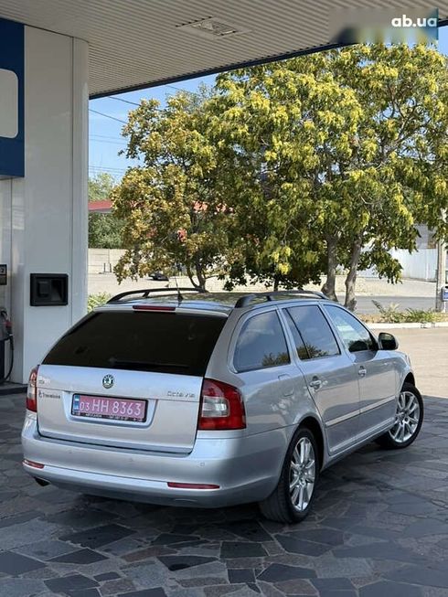 Skoda Octavia 2011 - фото 11