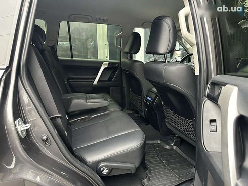 Toyota Land Cruiser Prado 2020 - фото 16