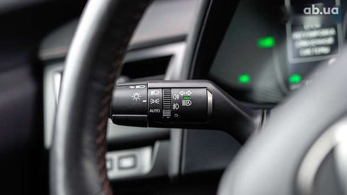 Lexus UX 2019 - фото 22