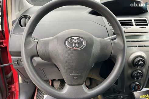 Toyota Yaris 2010 - фото 11