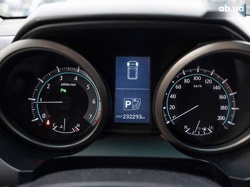 Toyota Land Cruiser Prado 2010 - фото 13