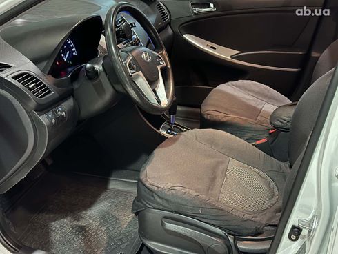 Hyundai Accent 2011 белый - фото 7