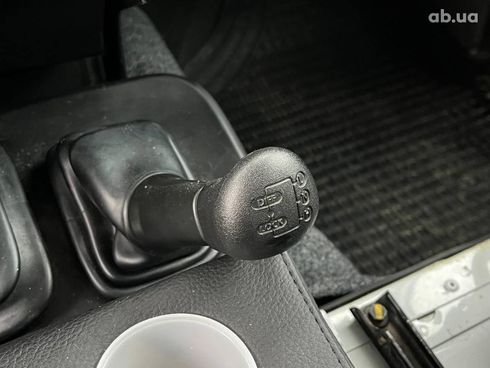 Land Rover Defender 2013 белый - фото 20