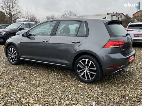 Volkswagen e-Golf 2020 - фото 12