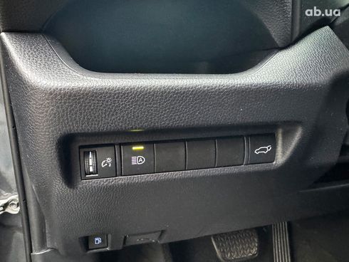Toyota RAV4 2019 серый - фото 17