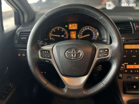 Toyota Avensis 2010 - фото 25