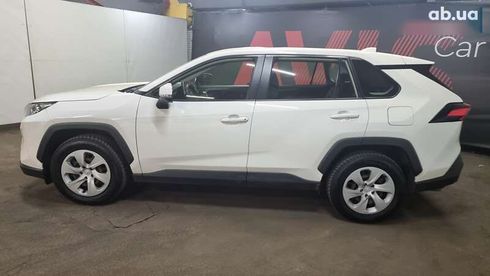 Toyota RAV4 2021 - фото 3