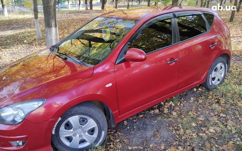 Hyundai i30 2010 красный - фото 8