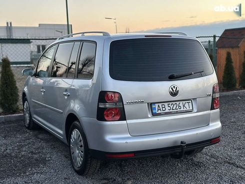 Volkswagen Touran 2008 - фото 16