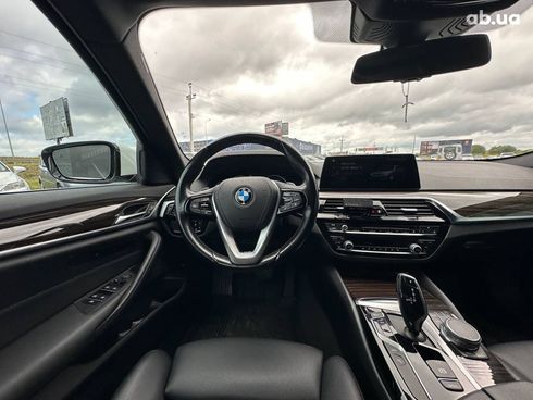 BMW 5 серия 2018 белый - фото 37