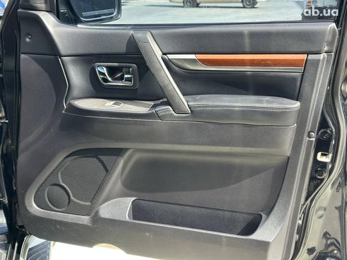 Mitsubishi Pajero Wagon 2007 черный - фото 108