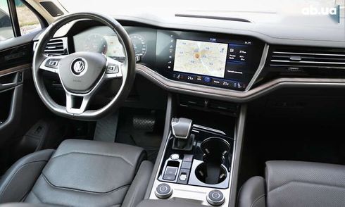 Volkswagen Touareg 2019 - фото 25