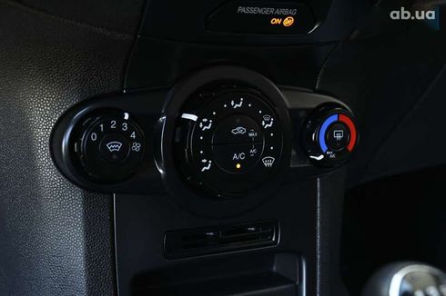 Ford Fiesta 2017 - фото 27
