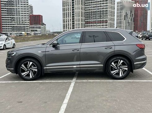 Volkswagen Touareg 2022 - фото 20