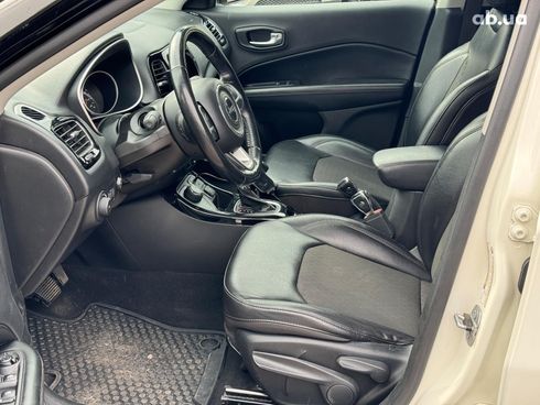 Jeep Compass 2019 белый - фото 15