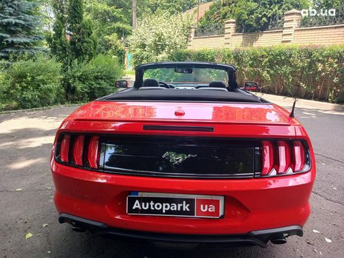 Ford Mustang 2019 красный - фото 6