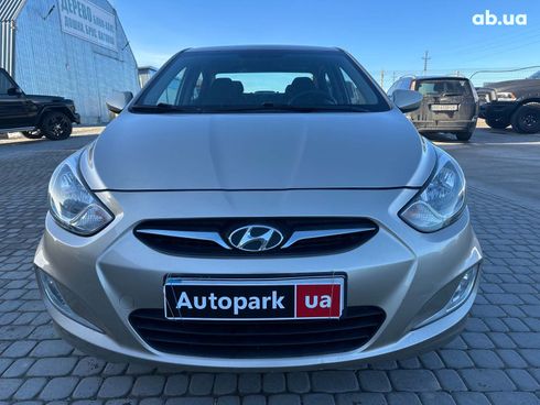 Hyundai Accent 2012 бежевый - фото 2