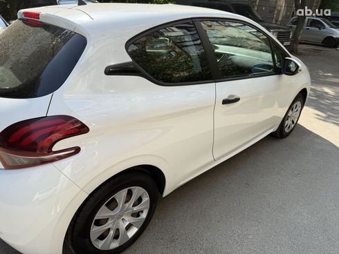 Peugeot 208 2016 - фото 5