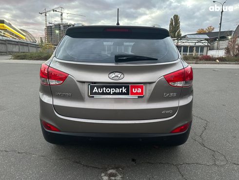 Hyundai ix35 2012 бежевый - фото 11