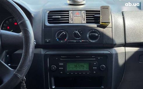 Skoda Fabia 2010 - фото 16