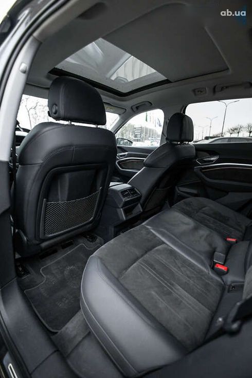 Audi E-Tron 2021 - фото 19