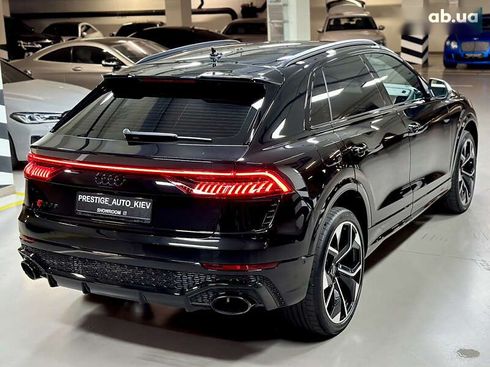 Audi RS Q8 2023 - фото 23