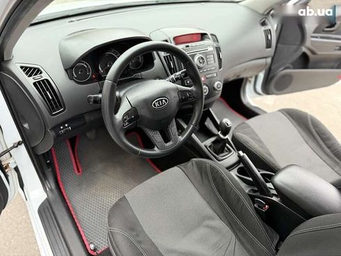 Kia Cee'd 2010 - фото 18