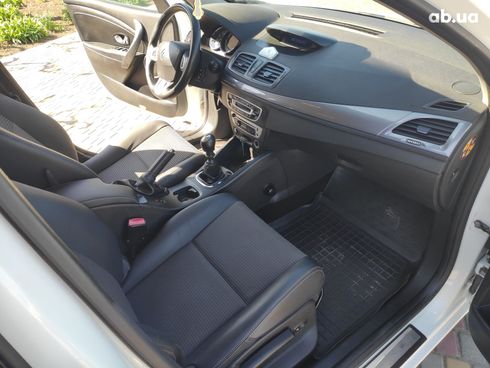 Renault Megane 2012 белый - фото 19