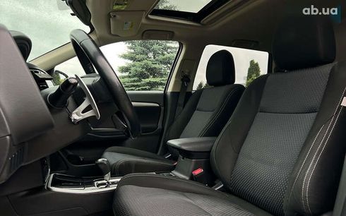 Mitsubishi Outlander 2017 - фото 21
