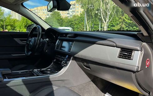 Jaguar XF 2017 - фото 10