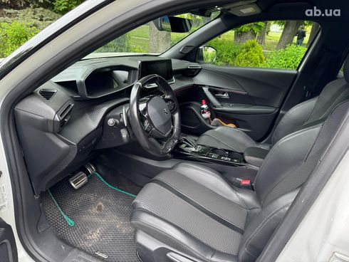 Peugeot 2008 2021 белый - фото 14