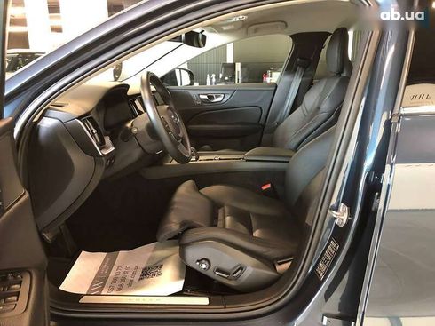 Volvo V60 2021 - фото 18