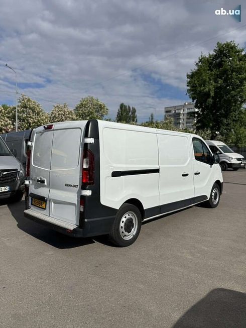 Renault Trafic 2021 - фото 11