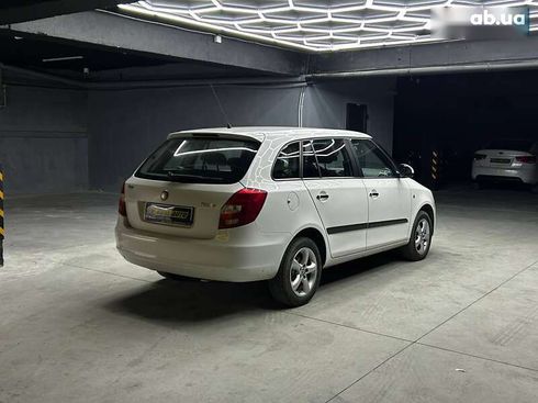Skoda Fabia 2010 - фото 6
