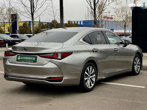 Lexus ES 2020 - фото 19