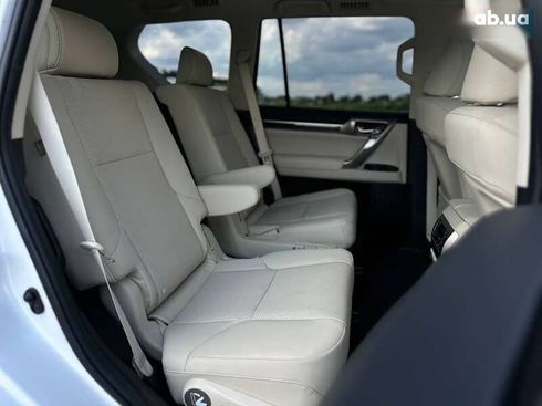 Lexus GX 2020 - фото 19