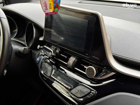 Toyota C-HR 2019 белый - фото 32