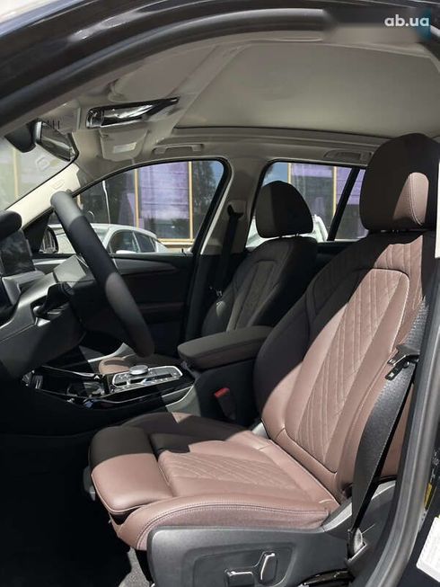 BMW iX3 2025 - фото 20