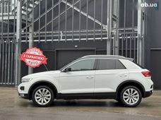 Продаж вживаних Volkswagen T-Roc 2021 року - купити на Автобазарі