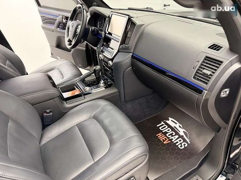 Toyota Land Cruiser 2018 - фото 30